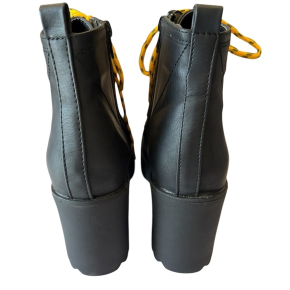 Ankle Boots black with Yellow Laces Sz 9, by se7en preppy clueless academia y2k - Picture 5 of 13